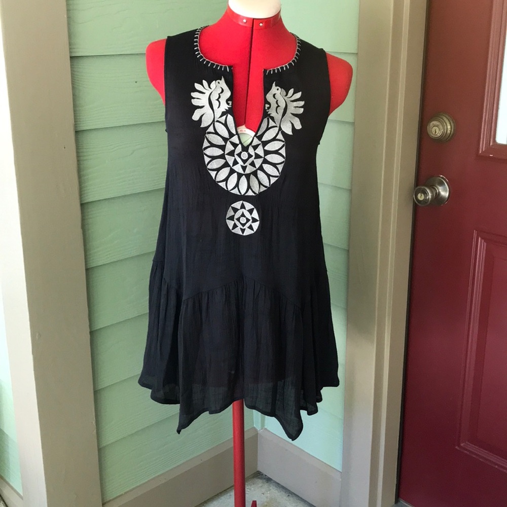 THML Black XS Embroidered V-Neck Sleeveless top - Picture 1 of 13